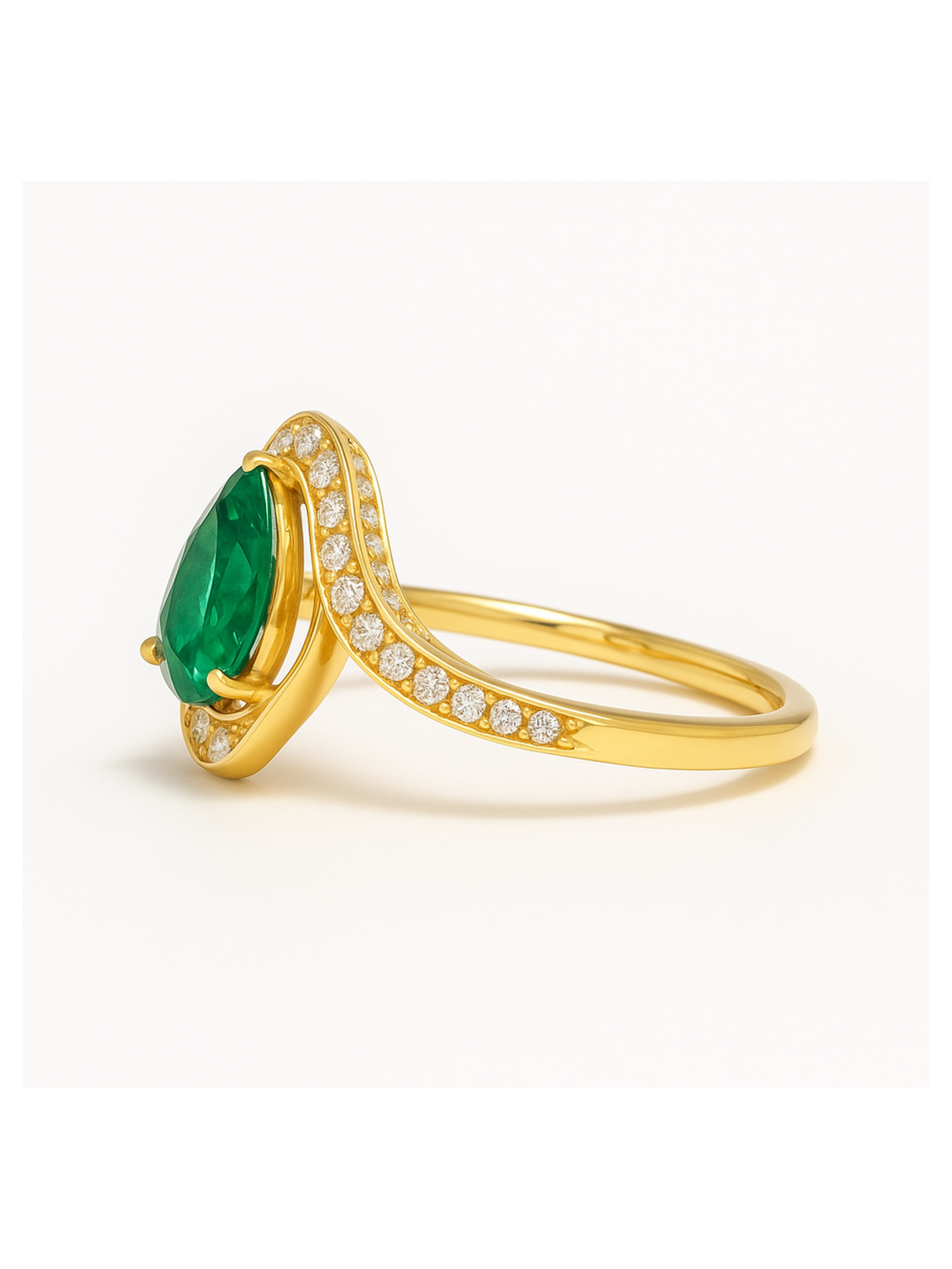Emerald Gold Ring featuring Egyptian Eye design with a vivid green emerald centerpiece and diamond-studded gold band. Elegant jewelry for timeless style.